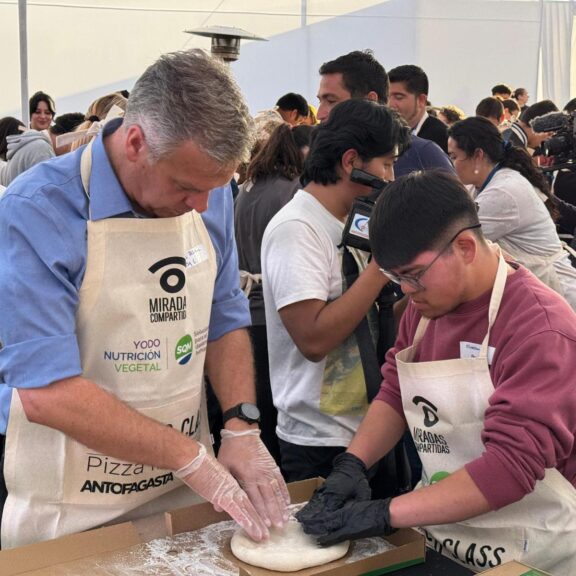 Inclusive flavors: Pizza masterclass united young people with disabilities and authorities in Antofagasta