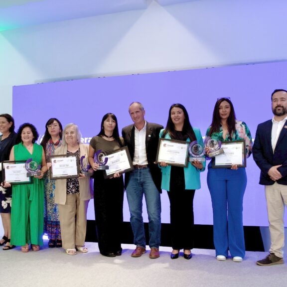 13 Mujeres Destacadas Reciben el Premio “Liderazgo Femenino 2025”